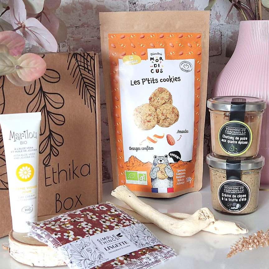 box mensuelle, box mensuelle femme, box bio, box par abonnement, box cadeau, cadeau pour femme, cadeau écolo, cadeau fête des mères original, coffret cadeau femme, coffret pour femme, cosmétiques bio, produits naturels, produits bio livraison, box beauté bio box écologique box pour femme, blissim, biotyfulbox, ethikabox box beauté, zéro déchet, produits vrac, soins naturels, gommage et masques visage bio, marques françaises, made in france, box cadeau femme, coffret mensuel cadeau, box bio ethique, box